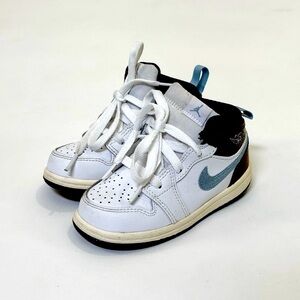 Nike Kids White and Brown Sneakers with Teal Swoosh